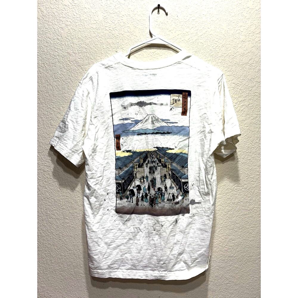 Uniqlo UT Shirt Mens White Ukiyo E Mt Fuji Graphic Tee MFA Boston Cotton Large